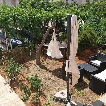 Apartment Ante * Brodarica (Sibenik-Knin)