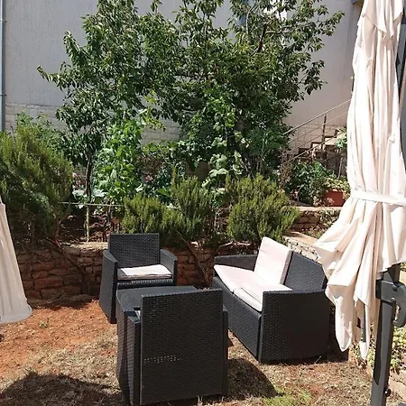 Apartment Ante Apartment