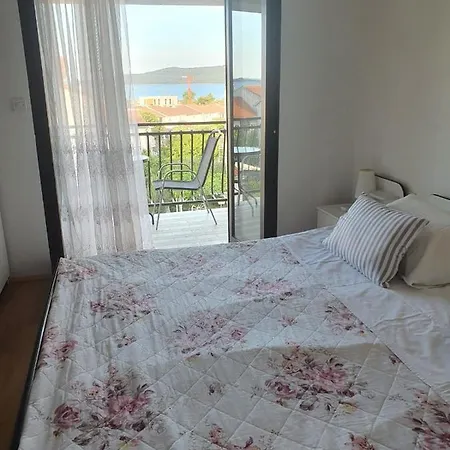 Apartment Ante *